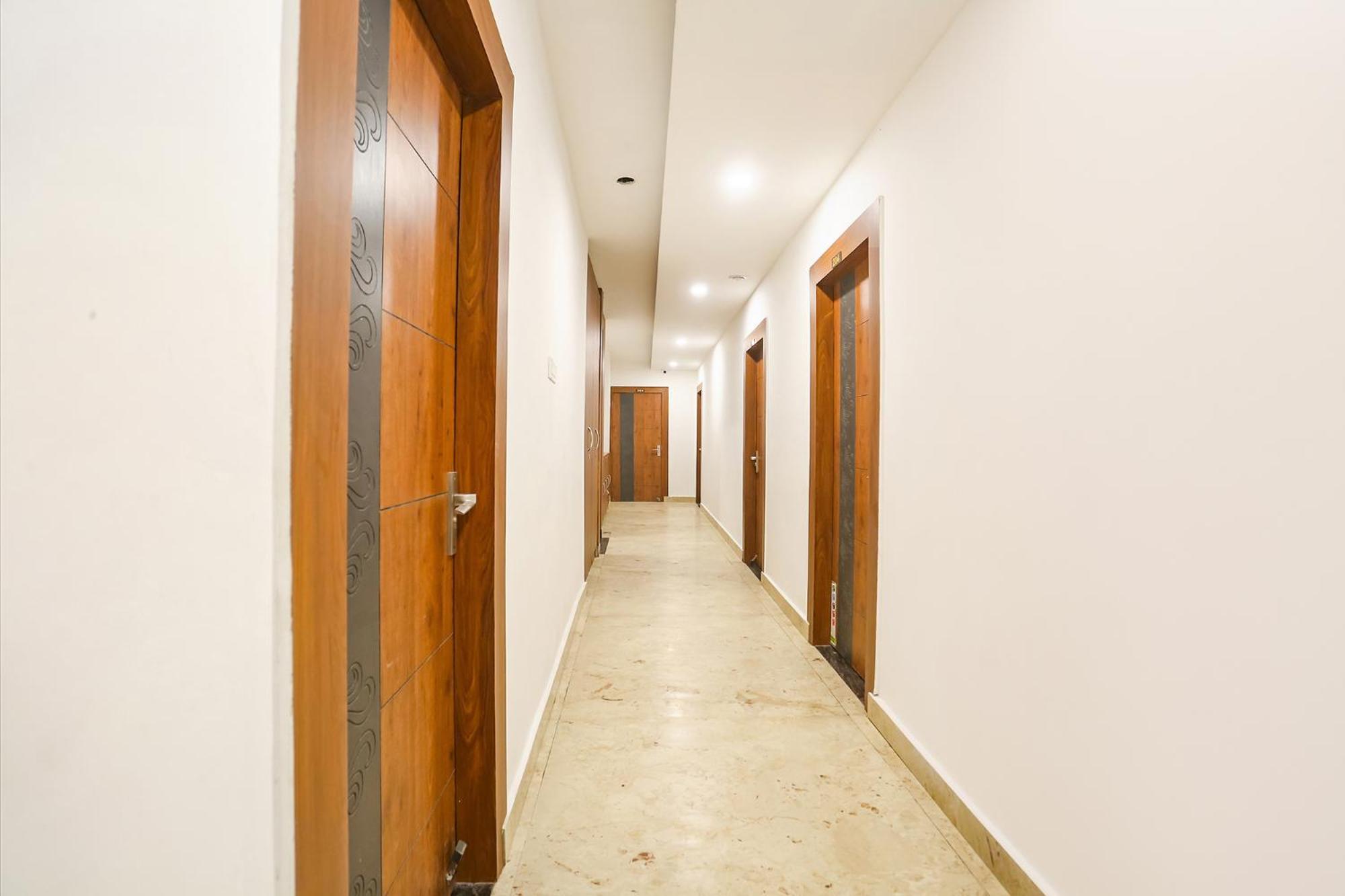 Fabhotel Hari Kunj 900 M From Kashi Vishwanath Temple Varanasi Exterior photo